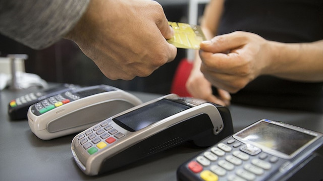 Kredi kartlı alışverişlerde işletmelere uygulanan komisyon oranı yüzde 1,60'ı aşamayacak.