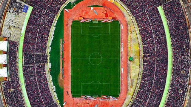 Yaklaşık 100 bin Türk seyircisiyle liderlik maçına çıkan Tractor, sahadan 4-2 mağlup ayrıldı.