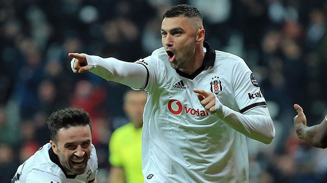 Beşiktaş'ta Burak Yılmaz Antalyaspor kadrosuna dahil edildi.