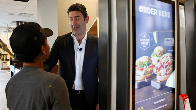 McDonald's CEO'su Steve Easterbrook işini kaybetti.