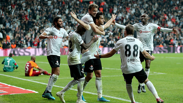 Beşiktaş'ın Galatasaray'ı 1-0 mağlup ettiği maçta, siyah beyazlıların golünü Umut Nayir kaydetti.