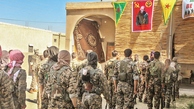 Terör örgütü PKK/SDG ile ABD’deki evangelistler, Türkiye’nin fiilen süren Barış Pınarı Harekatı'nı durdurmak için “Hıristiyanlık” kartını açtı.