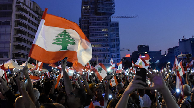 Lübnan'da protestoculardan eylemlere devam çağrısı yapıldı.