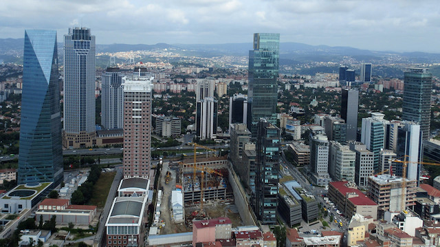 İstanbul Levent'teki 220 metre uzunluğundaki 52 katlı kulede 778 adet ticari birim bulunuyor.