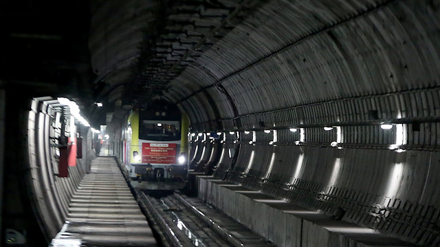 Çinden Avrupaya giden ilk yük treni Marmaraydan geçti