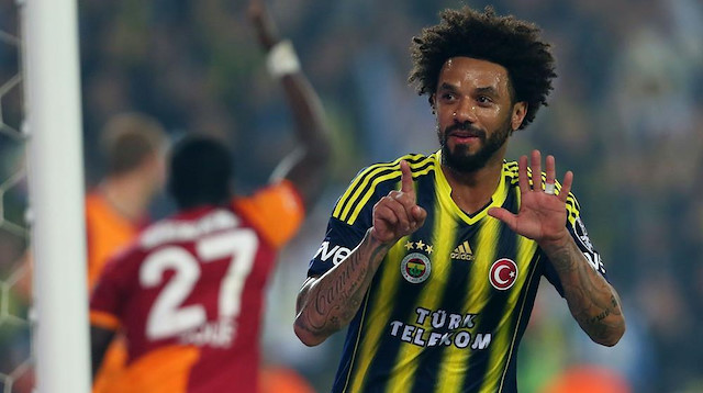 Baroni, Fenerbahçe formasıyla çıktığı 200 karşılaşmada 29 gol, 22 asistlik performans sergilemişti.