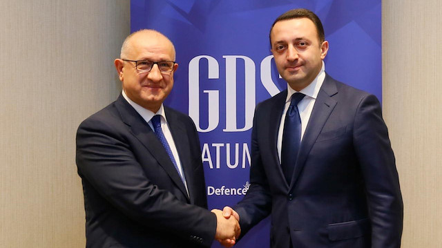 نائب وزير الدفاع التركي يلتقي وزير دفاع جورجيا في باتومي