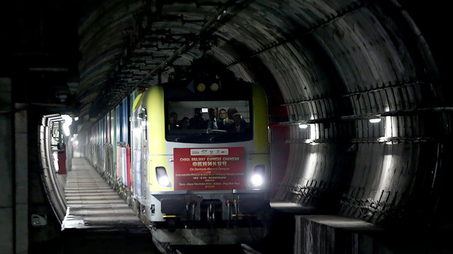  عبور تاريخي لأول قطار بضائع من خط "مرمراي" الحديدي بإسطنبول