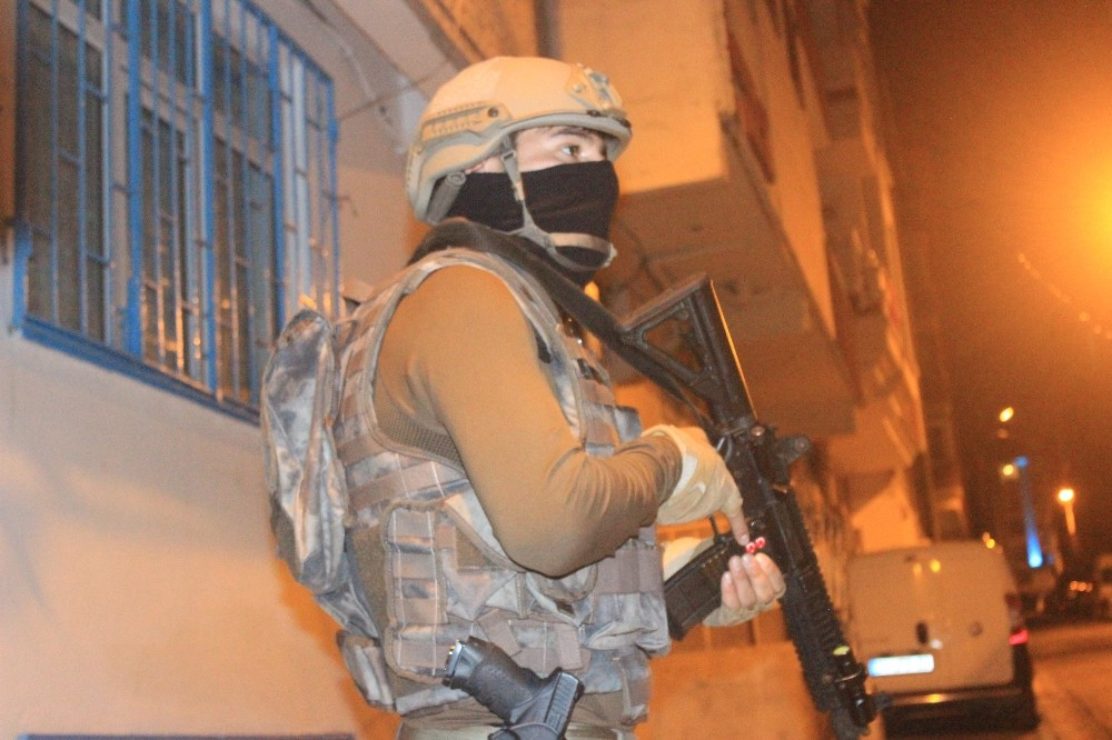 İstanbul’da gece vakti terör örgütü PKK/KCK operasyonu