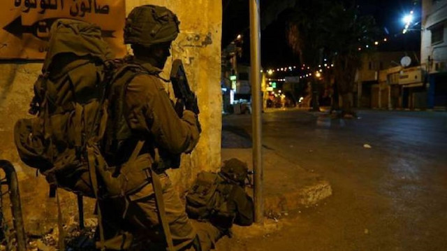 صورة لجنود الإحتلال الإسرائيلي خلال مواجهتهم للمحتجين الفلسطينين