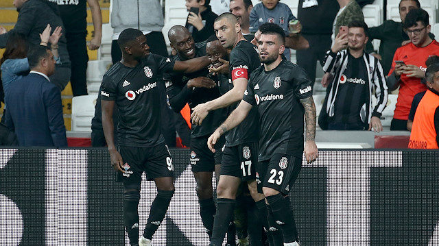 Beşiktaş son 5 haftada topladığı 13 puan ile zirveyle olan puan farkını 3'e düşürdü.