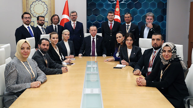 Cumhurbaşkanı Erdoğan, aralarında Yeni Şafak gazetesi Genel Yayın Yönetmeni İbrahim Karagül'ün de bulunduğu gazetecilerin sorularını yanıtladı.