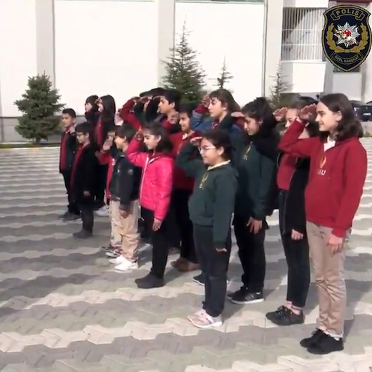 Barış Pınarı Harekatında görevli kahramanlara öğrencilerden mektup