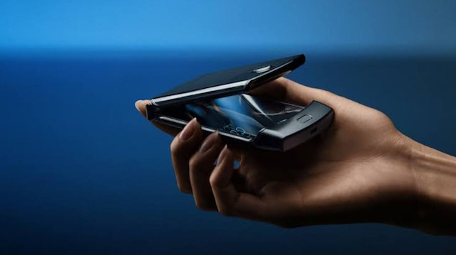 Geleceğe dönüş: Motorola katlanabilir telefonu Razr'ı duyurdu