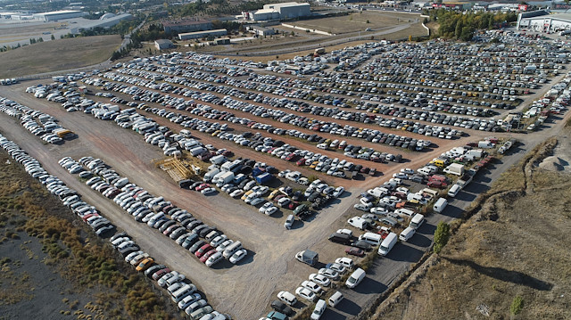 Yediemin otoparkında 4 bin 300 araç ve bine yakın motosiklet bulunuyor. 