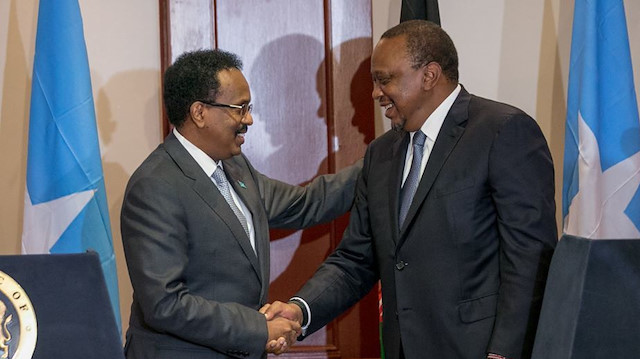 Kenyan President Uhuru Kenyatta and his Somali counterpart Mohamed Abdullahi Mohamed 