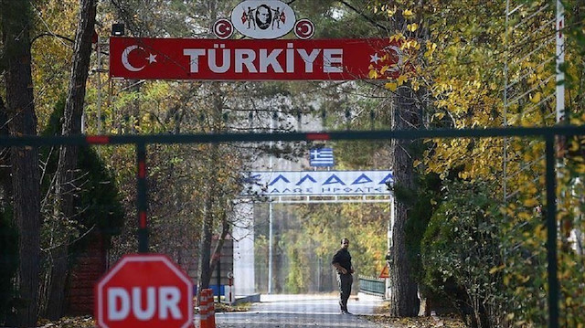 لليوم خامس.. إرهابي أمريكي عالق بالمنطقة العازلة بين تركيا واليونان