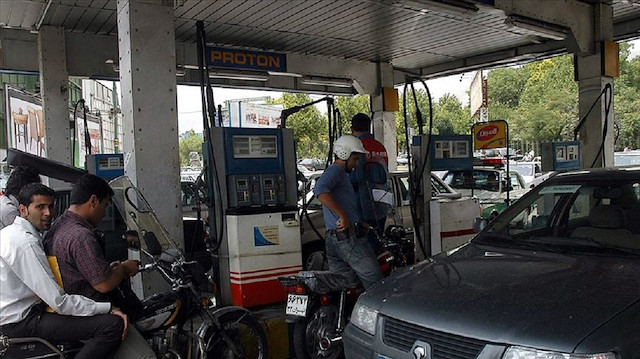 İran'da benzine yüzde 50 zam geldi.