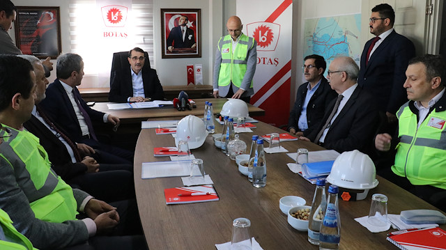Bakan Dönmez, Vize'de TürkAkım Projesi'nin şantiye sahasında teknik ekiple toplantı gerçekleştirdi.