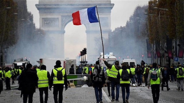Fransa'da sarı yeleklilerin eylemlerinde şu ana kadar 11 kişi hayatını kaybetti.