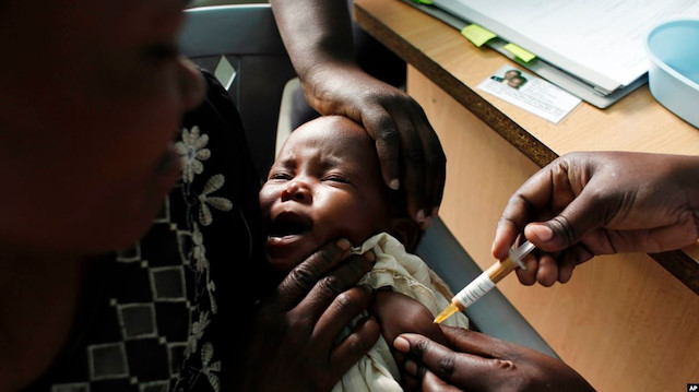 Aşı kampanyasıyla menenjit ve kızamığın önüne geçilmesi hedefleniyor.