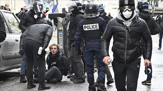فرنسا.. ارتفاع عدد موقوفي "السترات الصفراء" إلى 164 متظاهرا
