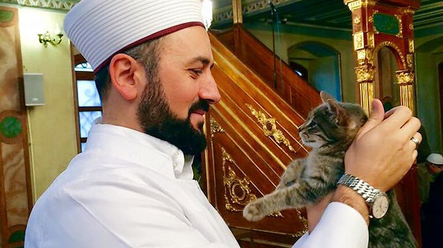 The imam of the Aziz Mahmud Hüdayi Mosque in Istanbul, Turkey.