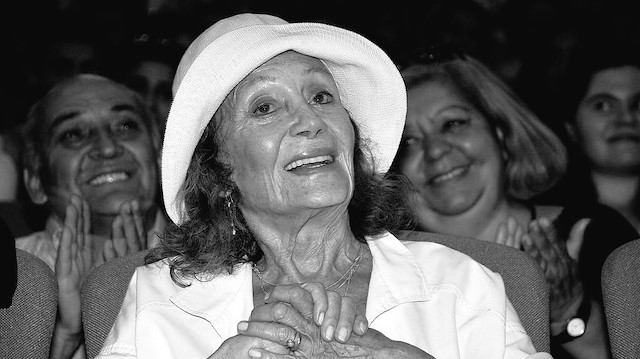 Turkey's legendary actress Yildiz Kenter dead at 91