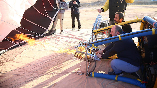 Sanayi ve Teknoloji Bakanı Mustafa Varank, ilk yerli sıcak hava balonunu denedi.