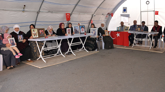 Diyarbakır annelerinin, partinin il binası önünde 3 Eylül'de başlattığı oturma eylemi 79'uncu gününde.