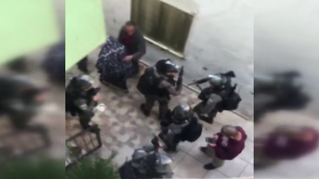 İşgalci İsrail askerleri, Kudüs Valisi Gays'ı ve 8 Filistinli sivili gözaltına aldı