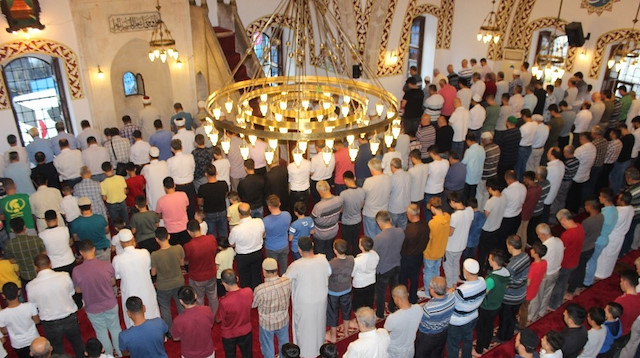 Cuma namazı bu hafta da büyük bir katılımla kılınacak.