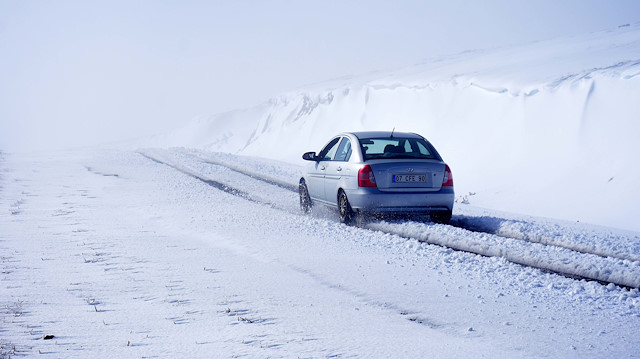 Doğu Anadolu'da kar yağışı ve soğuk havalar etkili oluyor.
