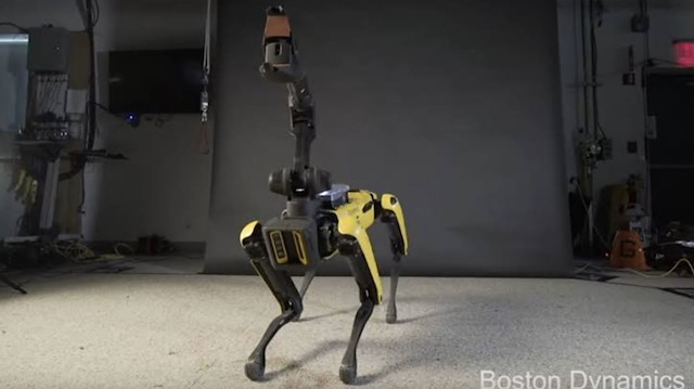 Boston Dynamics'in Spot robotu polis tarafından test ediliyor
