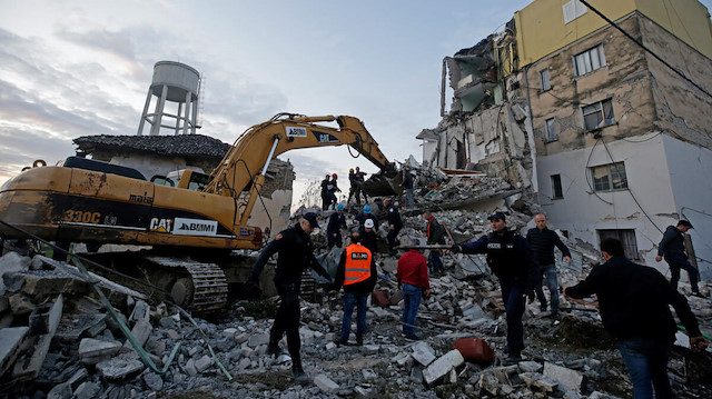 Arnavutluk’taki depremden yurda dönenler korku dolu anları anlattı
