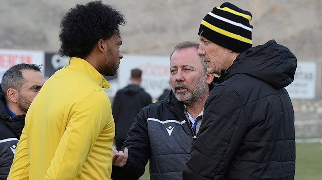 Sergen Yalçın'ın çalıştırdığı Yeni Malatyaspor ligde 19 puan ile 6. sırada yer alıyor.