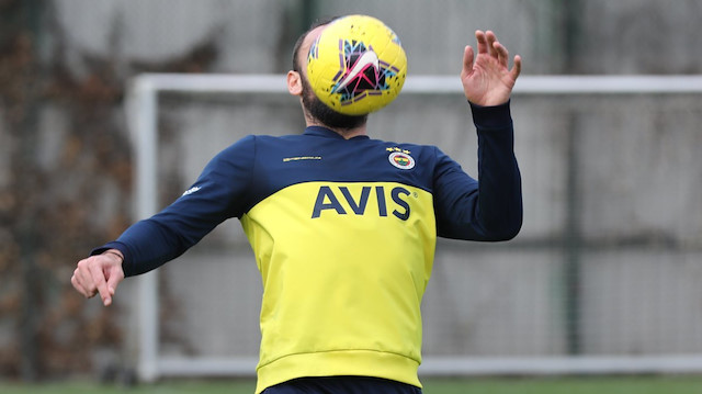 Fenerbahçe'nin paylaşımında, Vedat Muriqi'nin yüzü kapalı şekilde verildi.