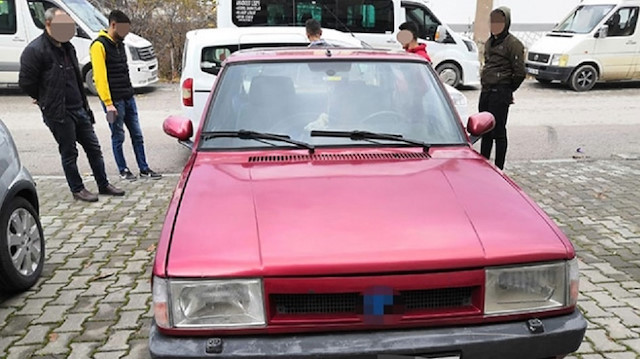 Polis drift yapan ehliyetsiz sürücüye 9 bin 281 lira para cezası kesti.
