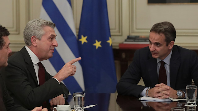 Greek Prime Minister Kyriakos Mitsotakis meets with United Nations High Commissioner for Refugees Filippo Grandi at the Maximos Mansion, in Athens, Greece, November 27, 2019. REUTERS/Costas Baltas

