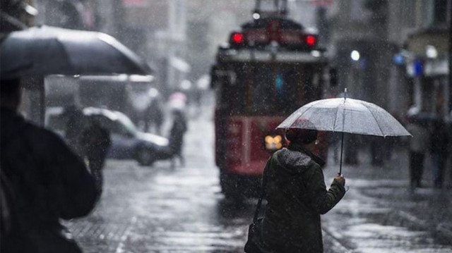 İstanbul'a kış geldi: Meteoroloji'den kuvvetli yağış ve rüzgara karşı uyarı