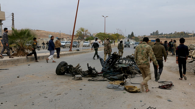 Saldırıda 5 sivil yaralandı.