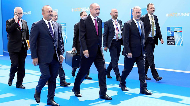 Geçen sene düzenlenen zirvede Cumhurbaşkanı Erdoğan'a, Milli Savunma Bakanı Hulusi Akar ile Dışişleri Bakanı Mevlüt Çavuşoğlu eşlik etmişti.