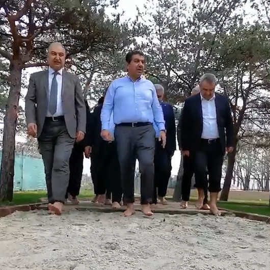 Türkiyenin ayakkabısız girilen ilk parkı: Şifa Bahçesi