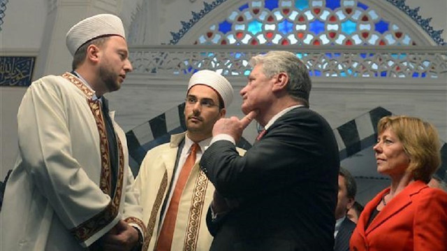 German President Frank-Walter Steinmeier visits mosque in Penzberg.