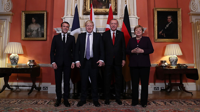 Cumhurbaşkanı Erdoğan İngiltere'de liderle bir araya geldi. 