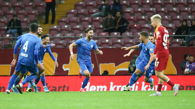 Tuzlasporlu futbolcuların Galatasaray maçındaki gol sevinçleri.