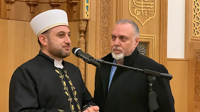 Pedro Carvalho ile Türk imam Ali Tos