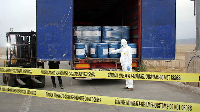 Police have foiled a bid to smuggle 18,400 kilograms (40,565 pounds) of cyanide compound, 