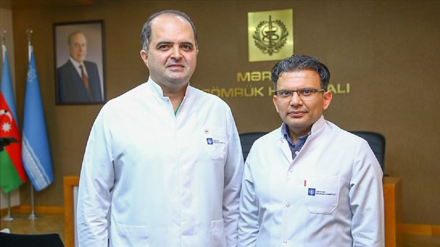 Azerbaycanlı cerrahlar Mahmudov ve Kazımi