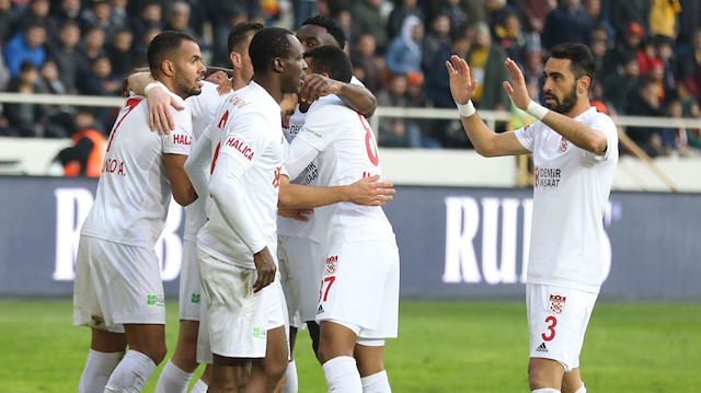Sivassporlu futbolcuların Yeni Malatyaspor maçında yaşadığı gol sevinci